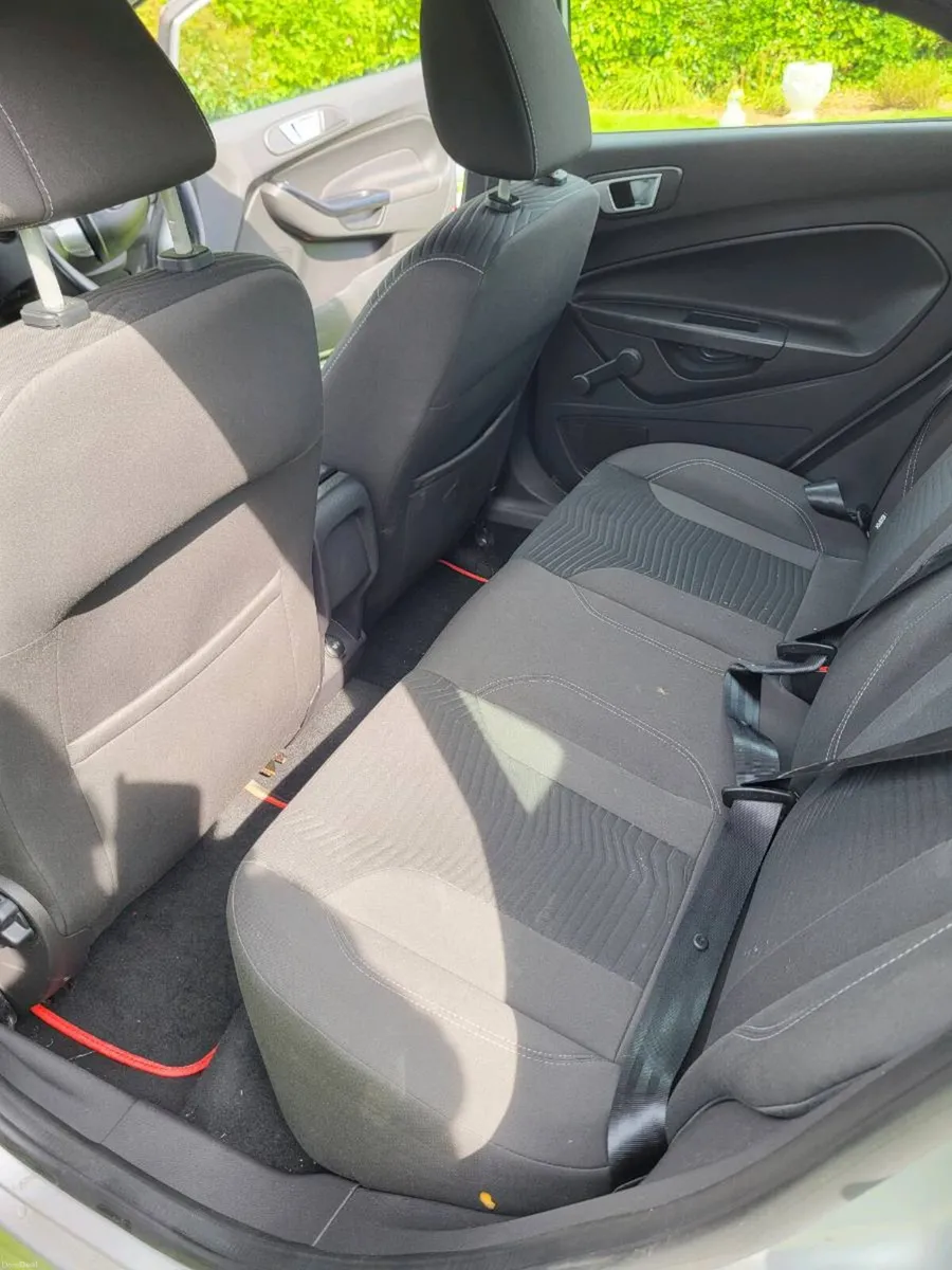 Car - Image 4