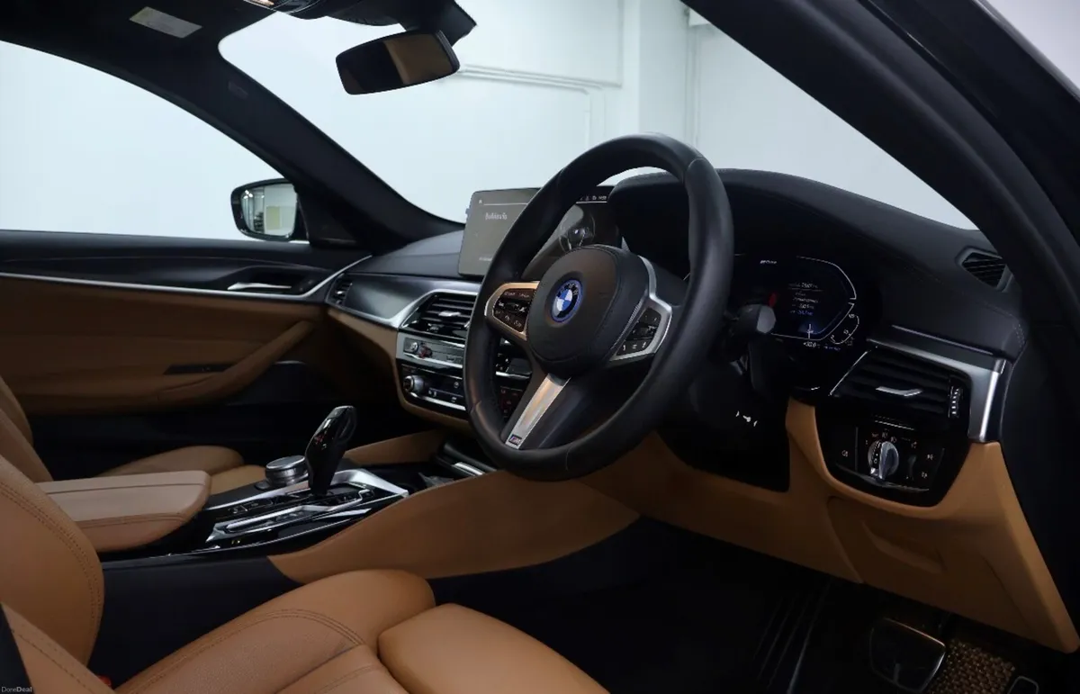 2018 (182) BMW 530e Petrol Hybrid - Image 4