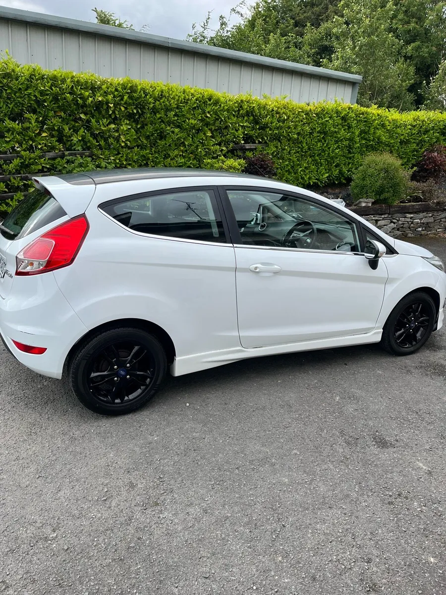 Ford Fiesta - Image 4