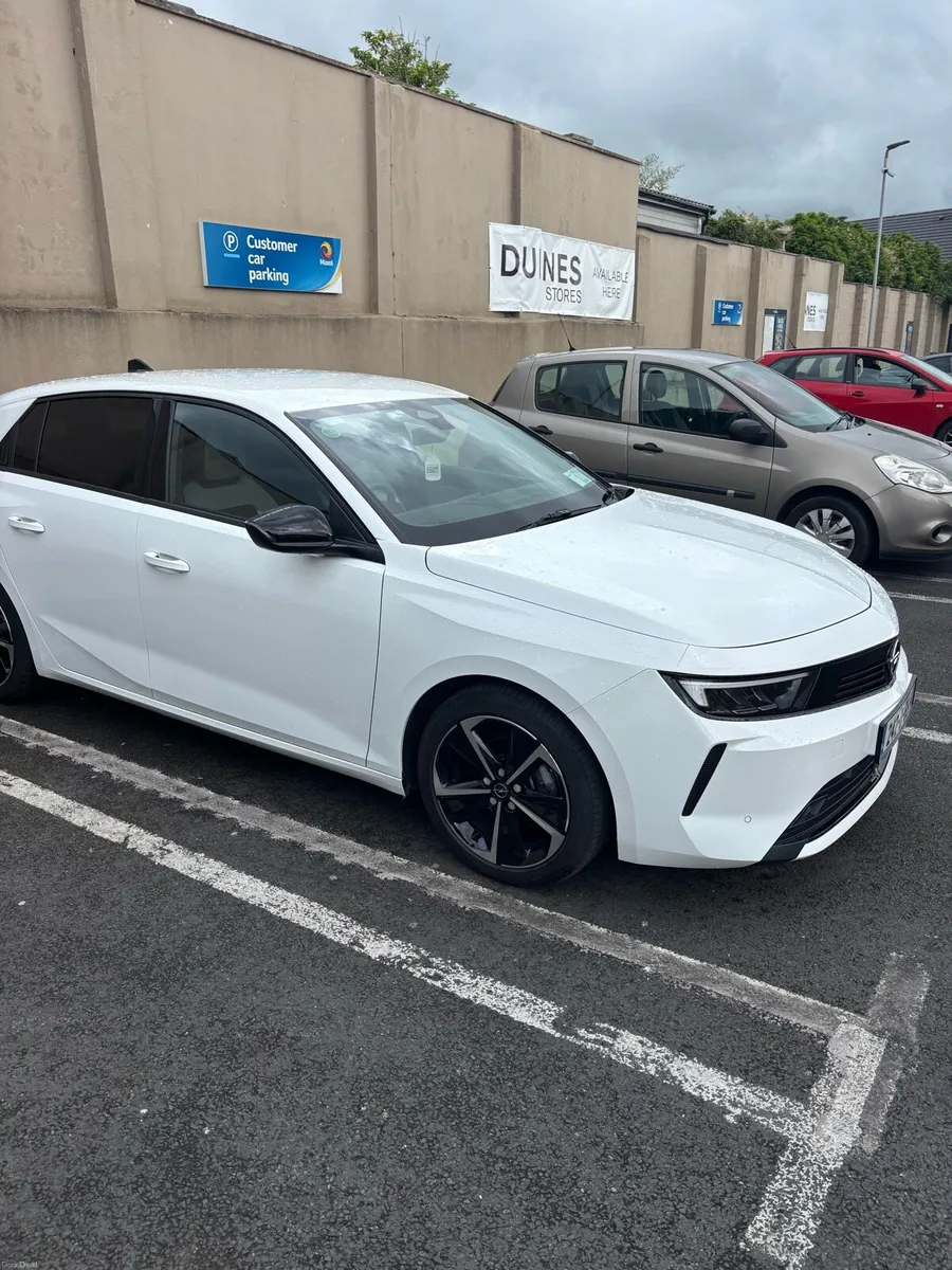 Opel Astra 1.2 Petrol - Elegance - Image 2