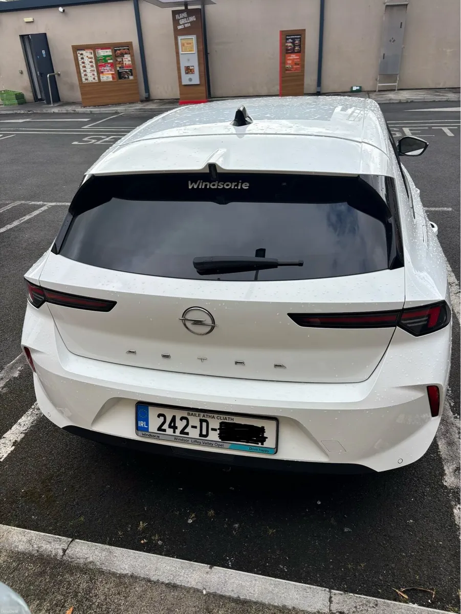 Opel Astra 1.2 Petrol - Elegance - Image 4