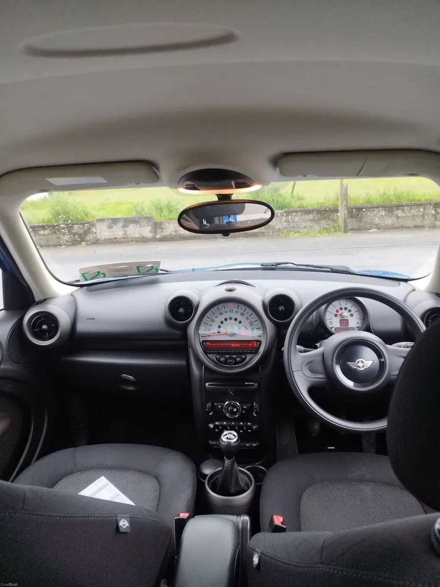 Mini Cooper 2011 - Image 1
