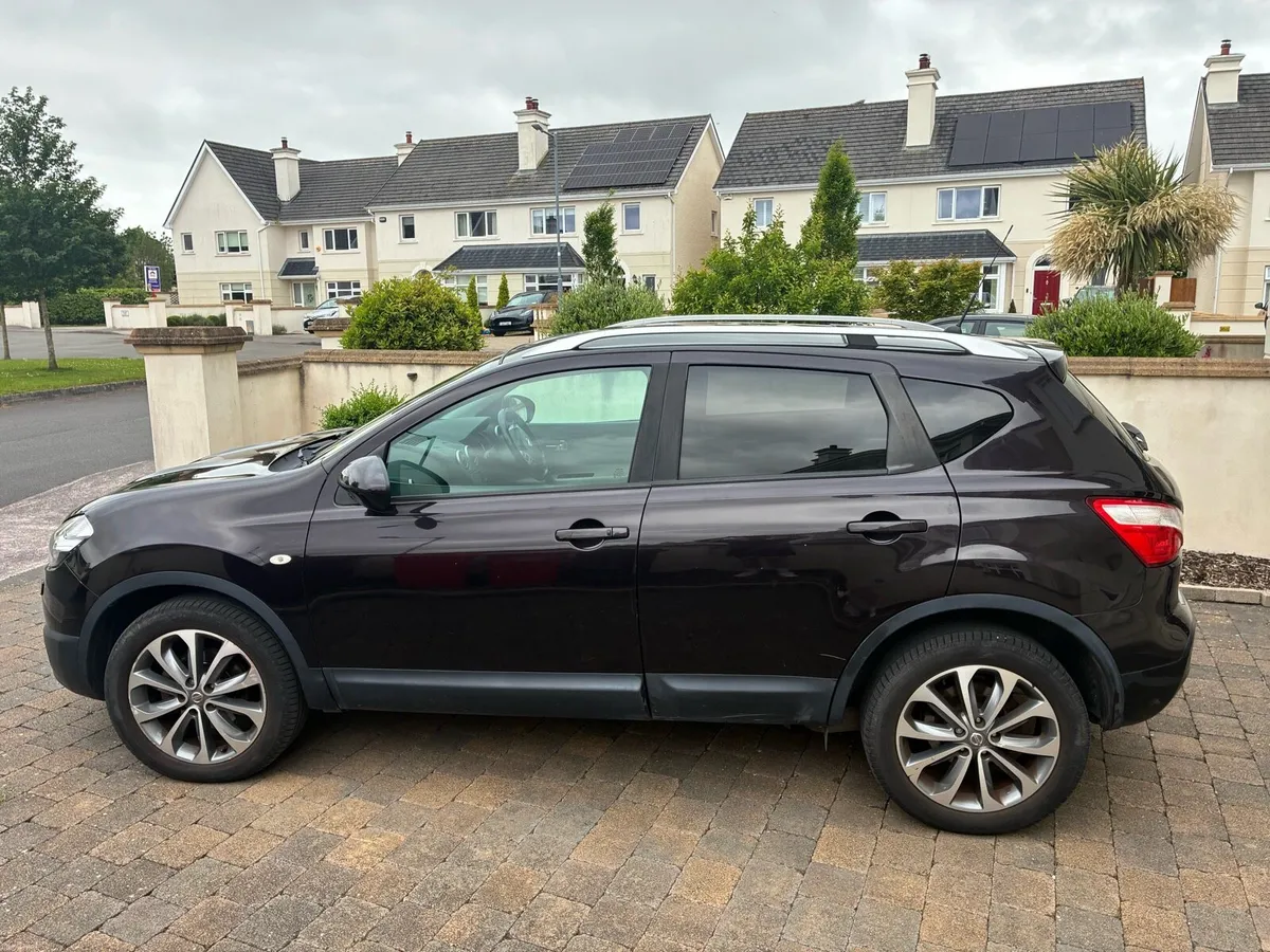 Nissan Qashqai Tekna 2.0 4x4 - Low Mileage/UK Reg - Image 4