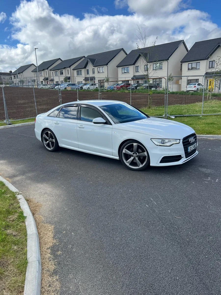 Audi A6 s line black edition low mileage - Image 4
