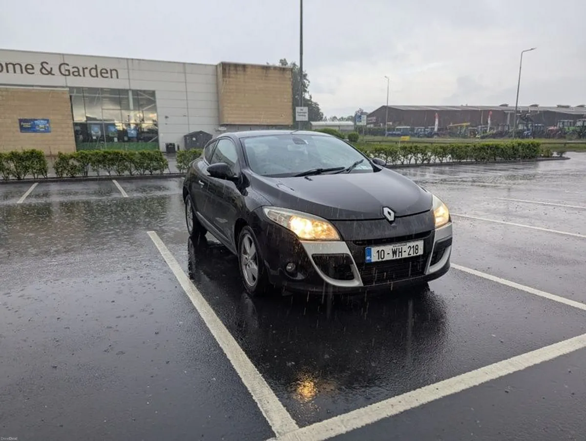 2010 Renault Megane - Image 1