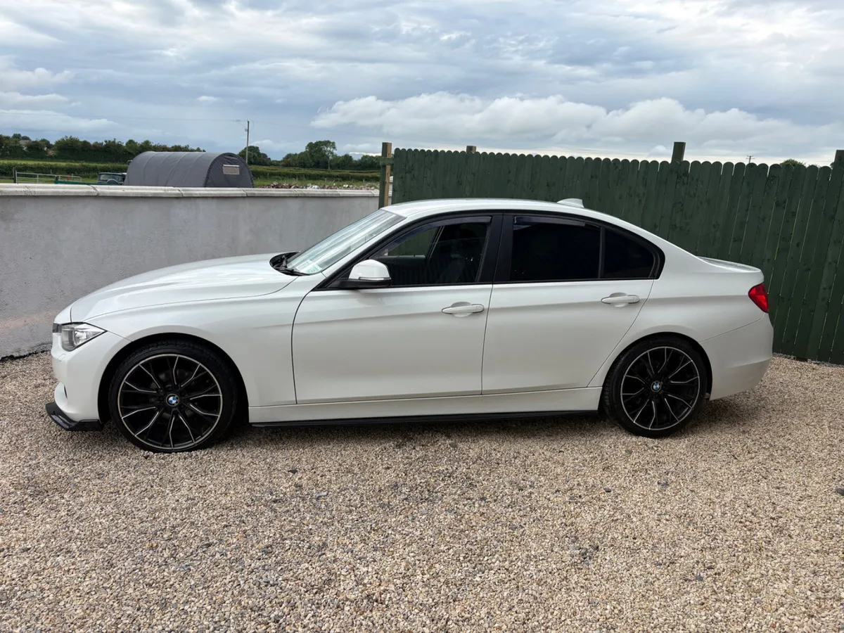 BMW 3-Series 2013 - Image 2