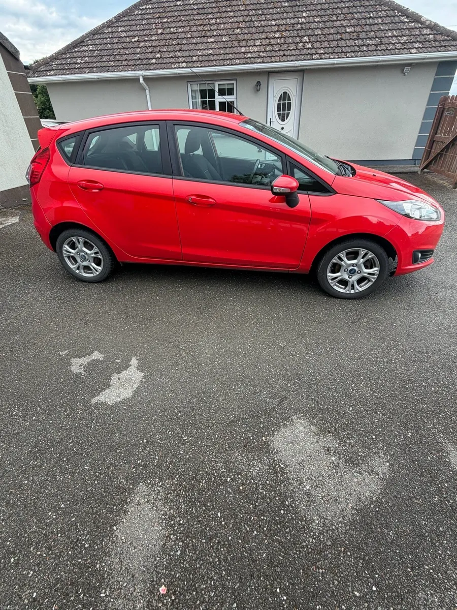 2014 Ford Fiesta - Image 2