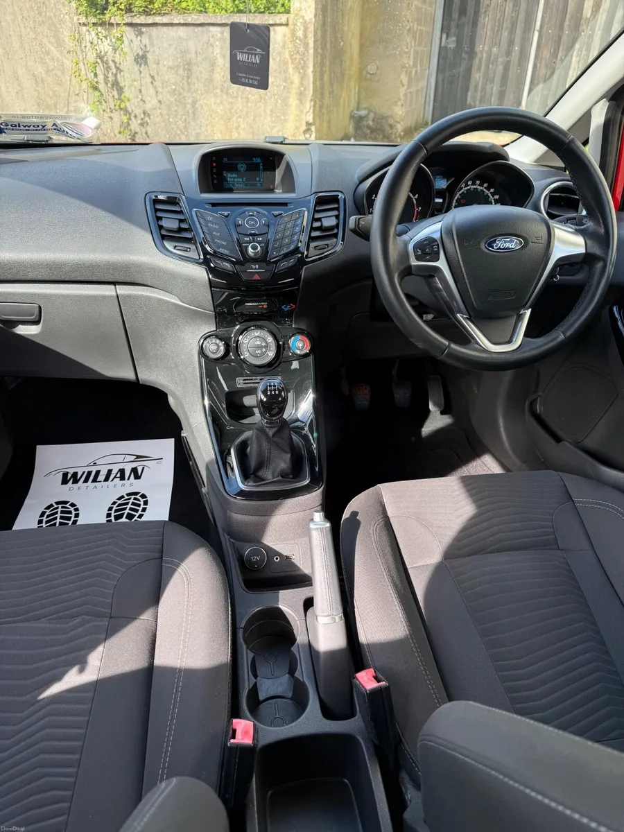 Ford Fiesta 2015 - Image 6