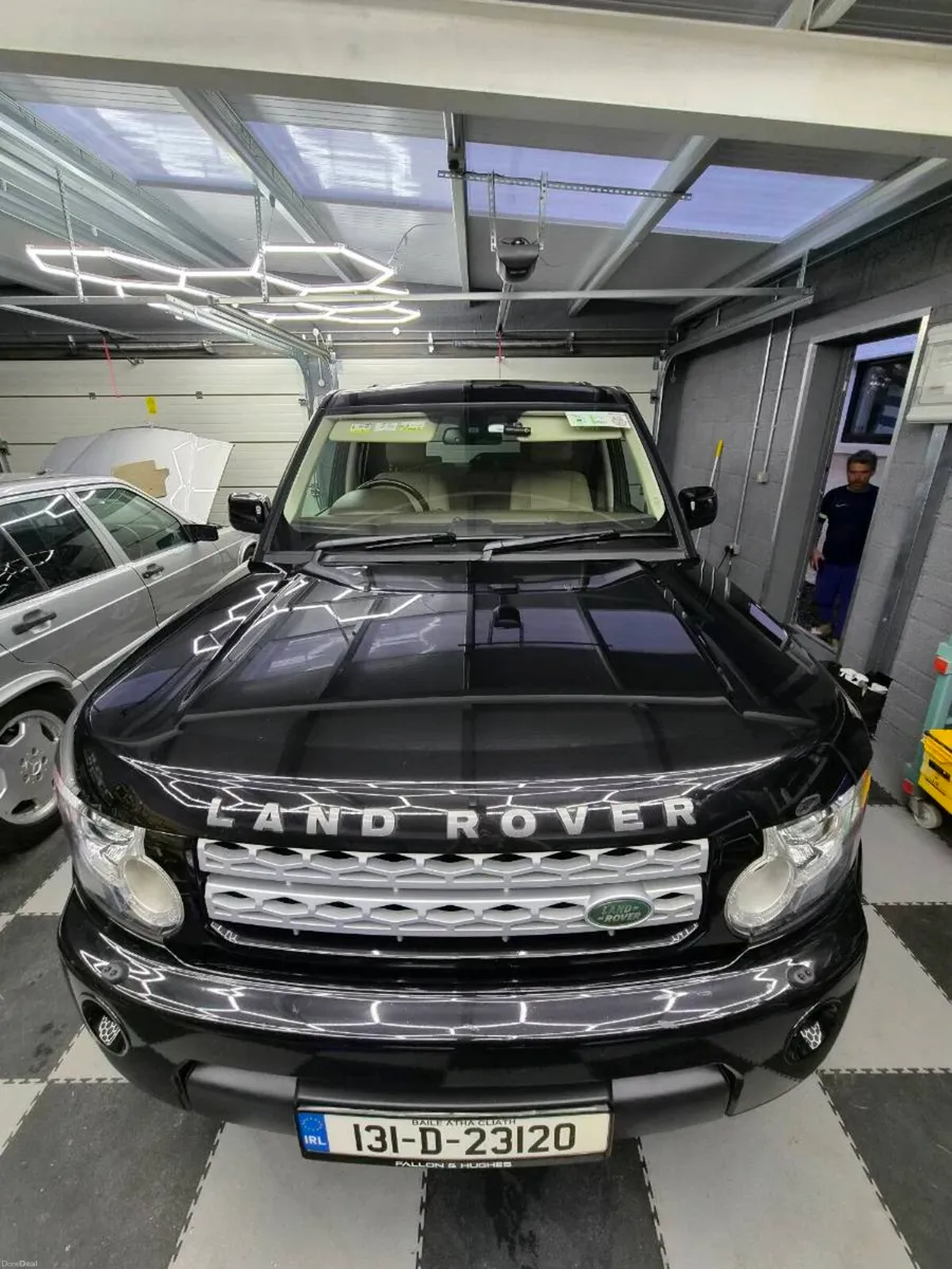 Land Rover Discovery 4 Commercial - Image 2