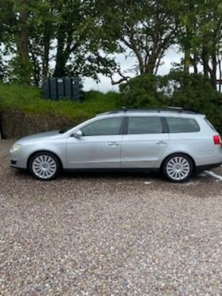 Volkswagen Passat - Image 1