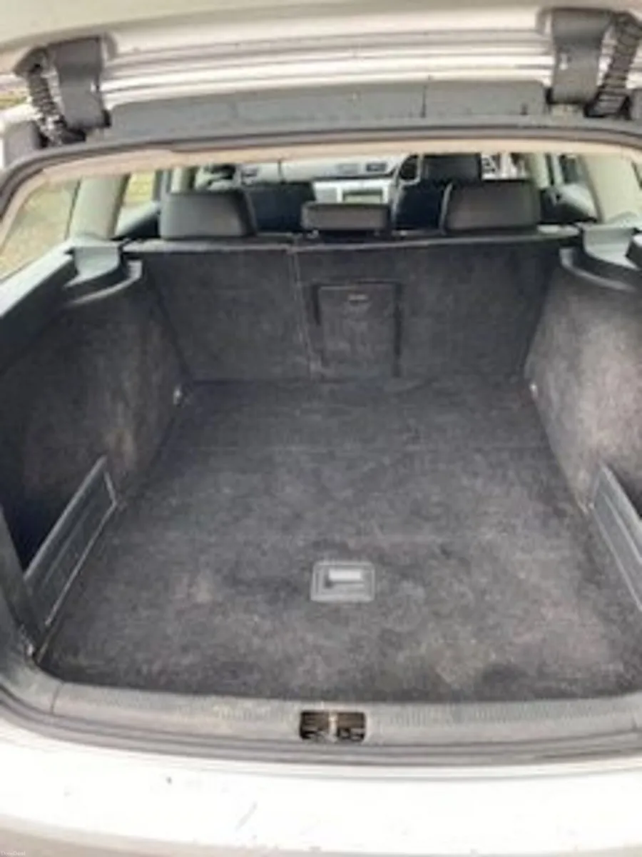 Volkswagen Passat - Image 4
