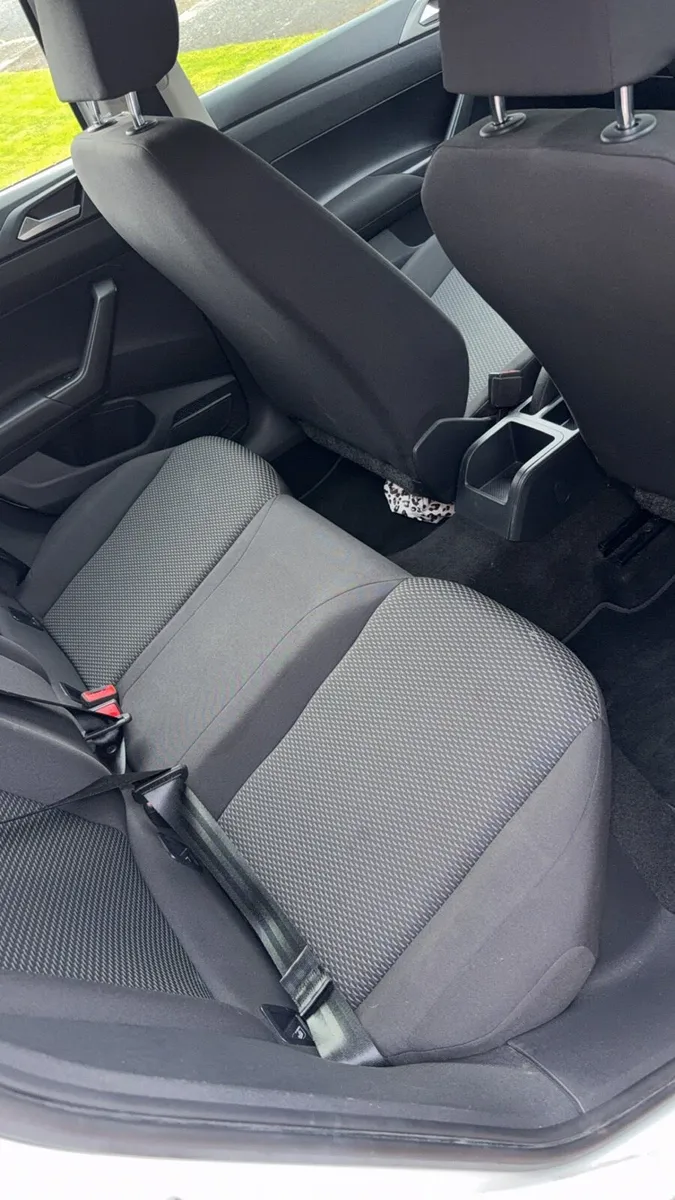 Car - Image 3