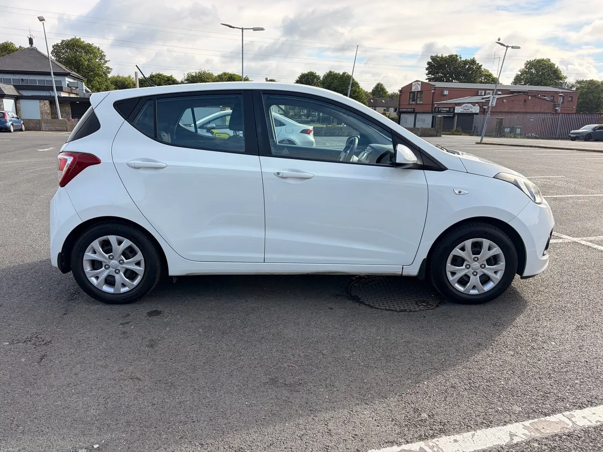 Car - Image 2