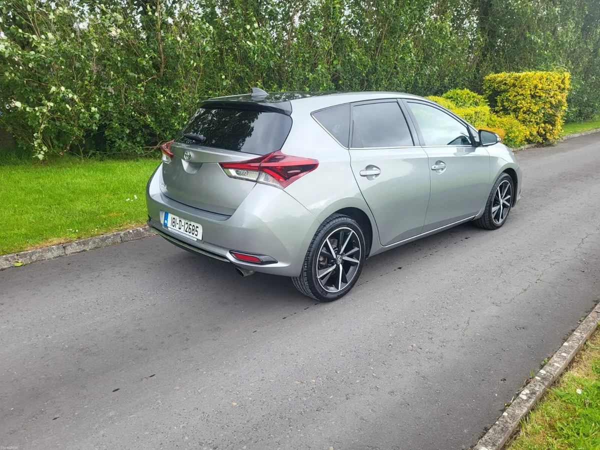 Toyota Auris  1.2 petrol LUNA SPORT - Image 3