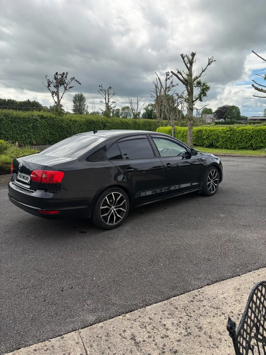 Volkswagen Jetta - Image 4