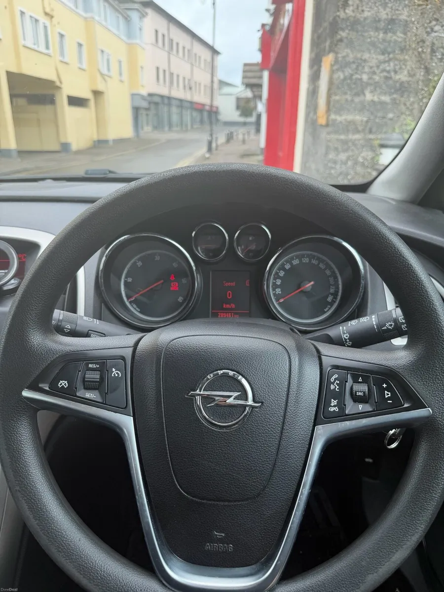 Reduced to €1.650,00 OPEL Astra SC 1.3 CDTi 95 PS - Image 4
