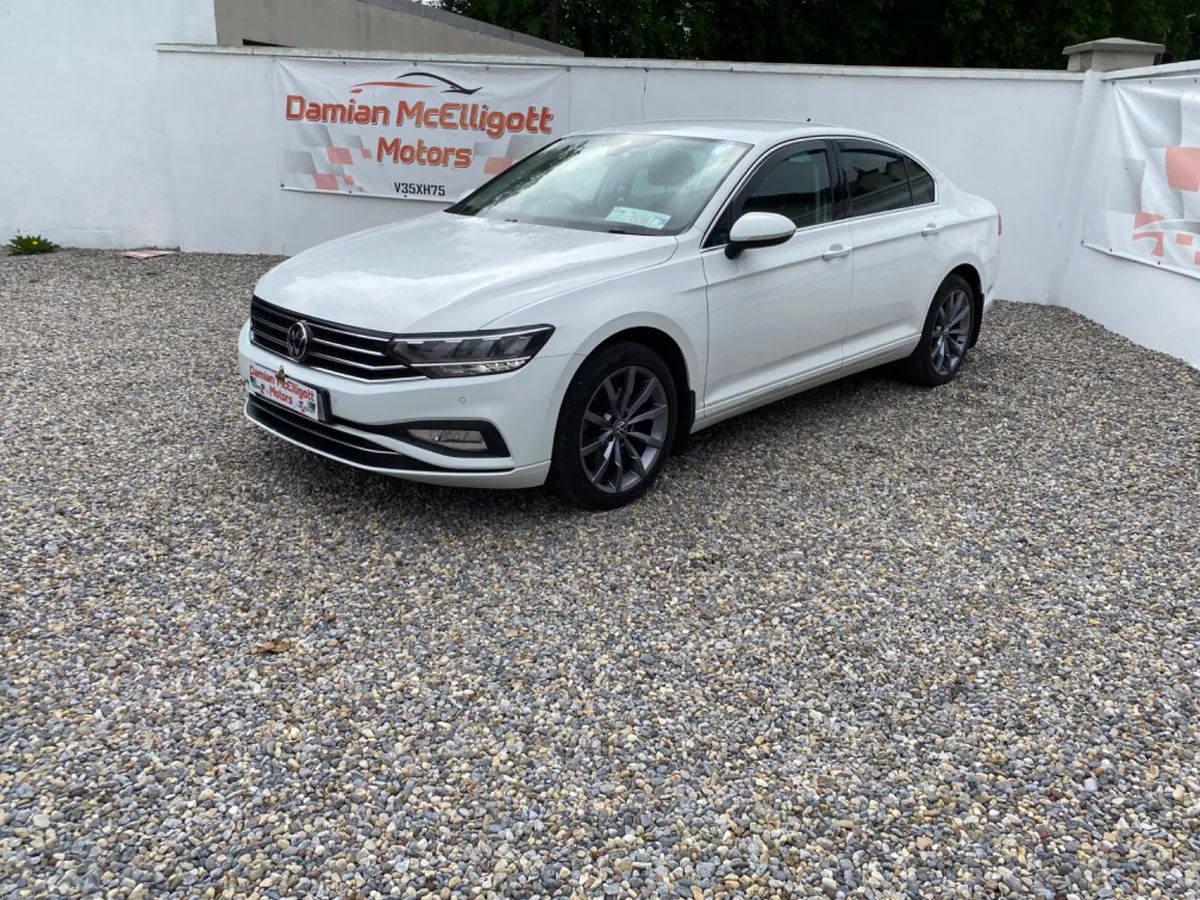 2021 Volkswagen Passat - Image 2