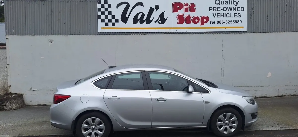 Opel Astra 2017 - Image 2