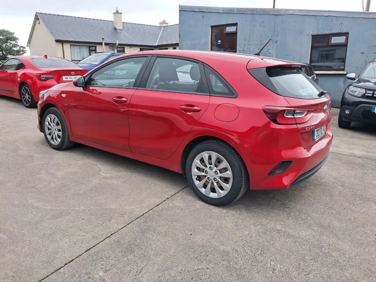Kia Ceed 1.4 MPI LIMITED EDITION SUPPLY 5DR - Image 3