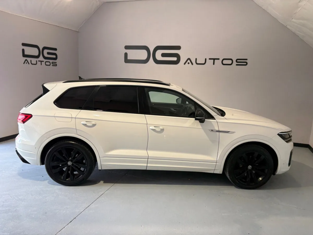 Volkswagen Touareg 3.0 TDI V6 BLACK EDITION - Image 2