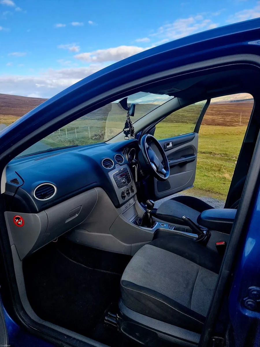 Ford Focus 1.6 2010 - Image 4
