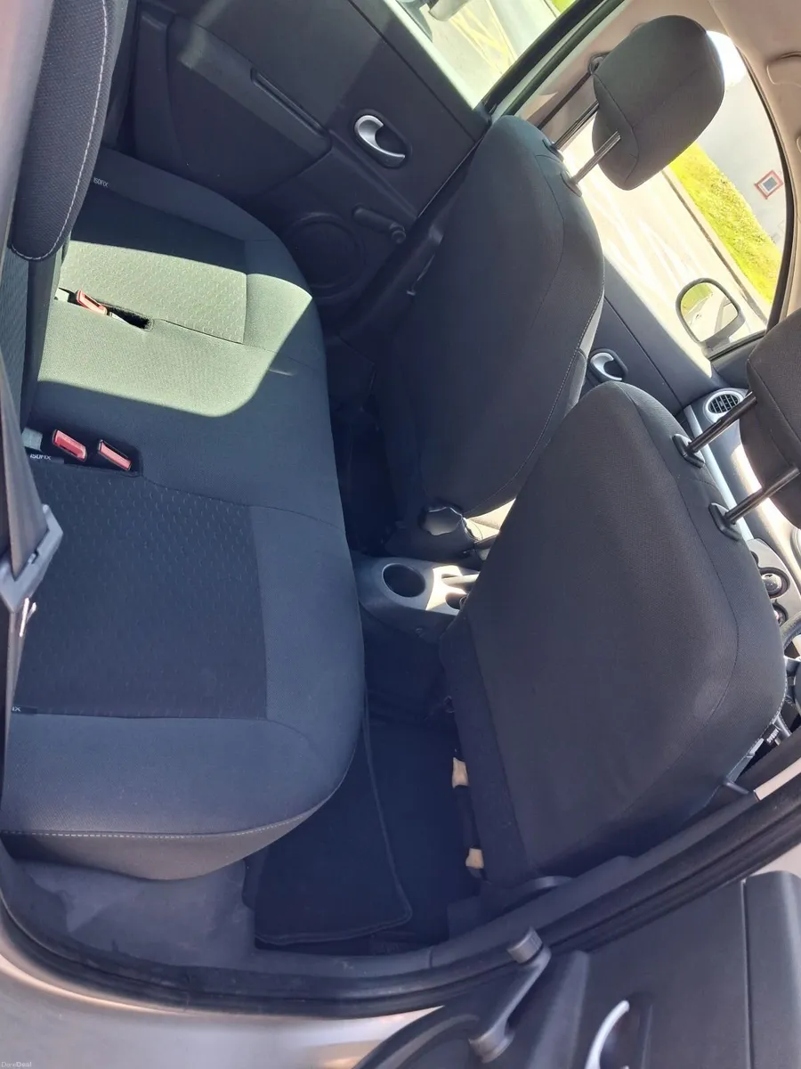 Renault Clio 2011 - Image 4