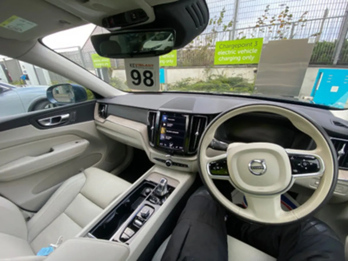 Volvo XC60 - Image 3