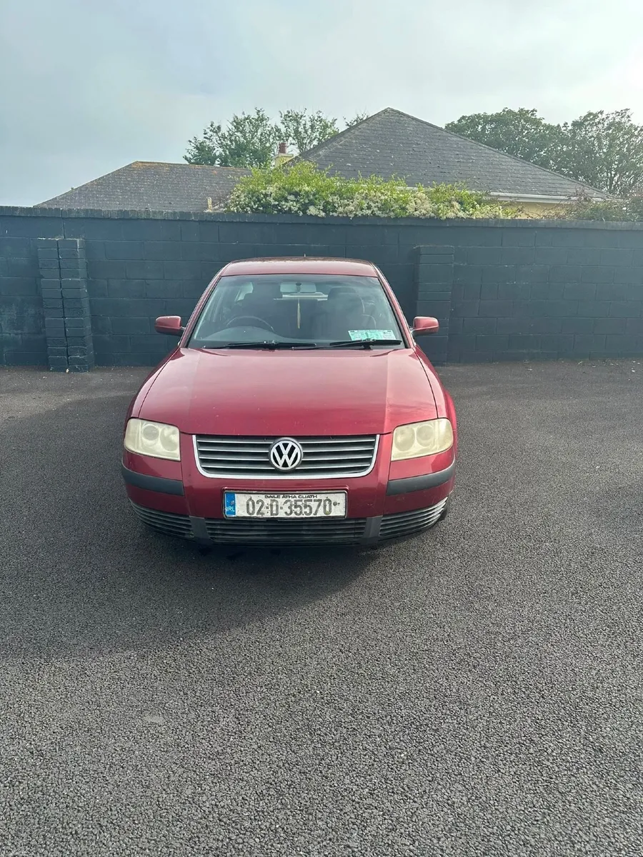 Volkswagen Passat 2002 - Image 1