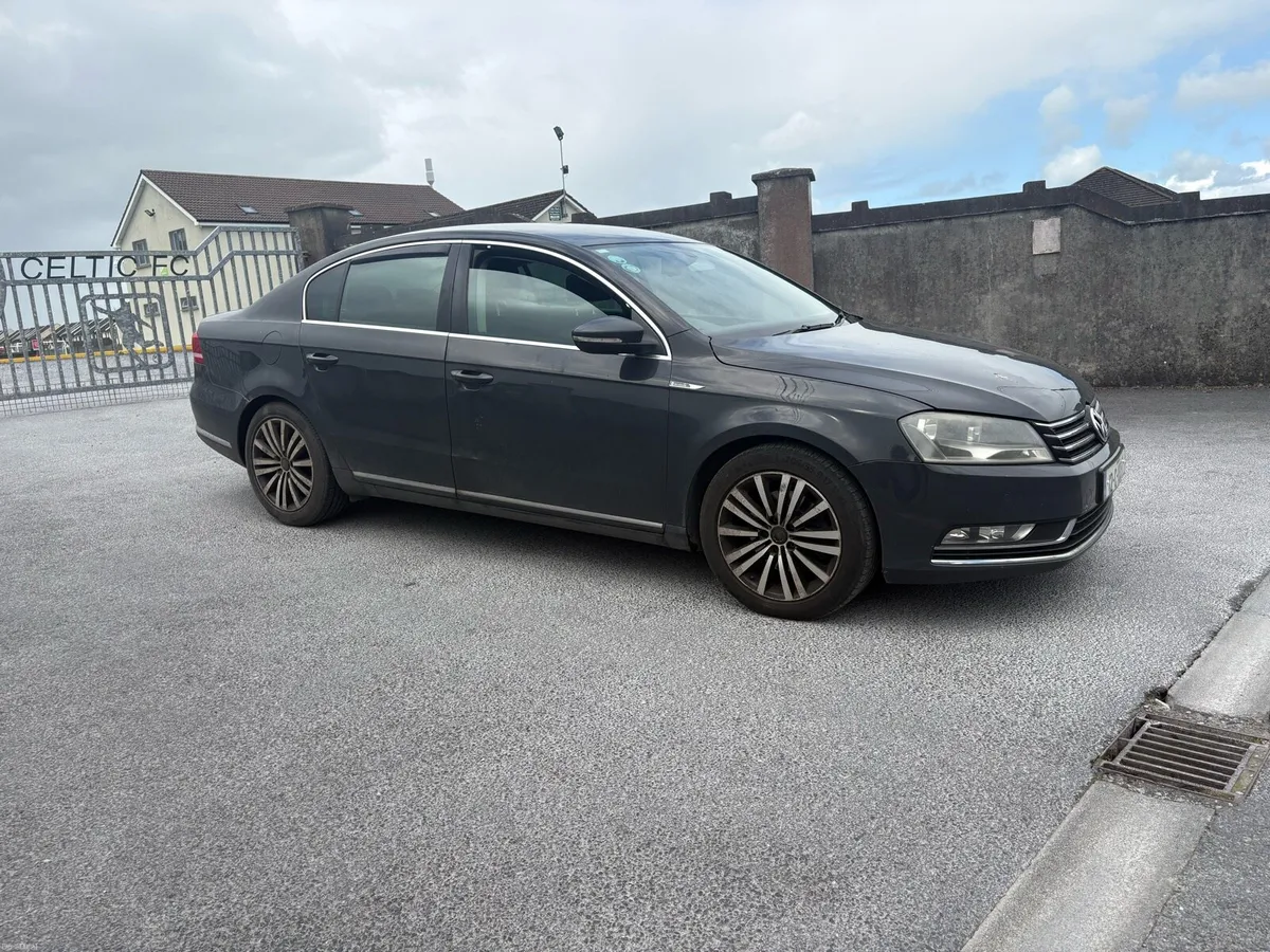 2012 Volkswagen Passat highline - Image 2
