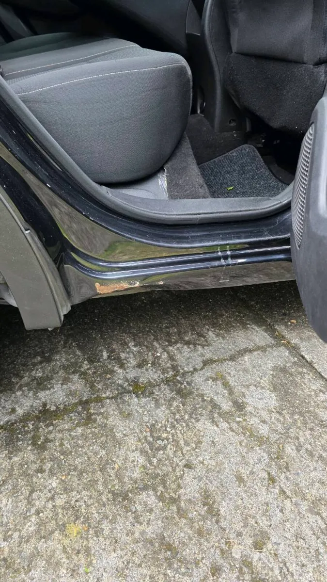 Car - Image 6