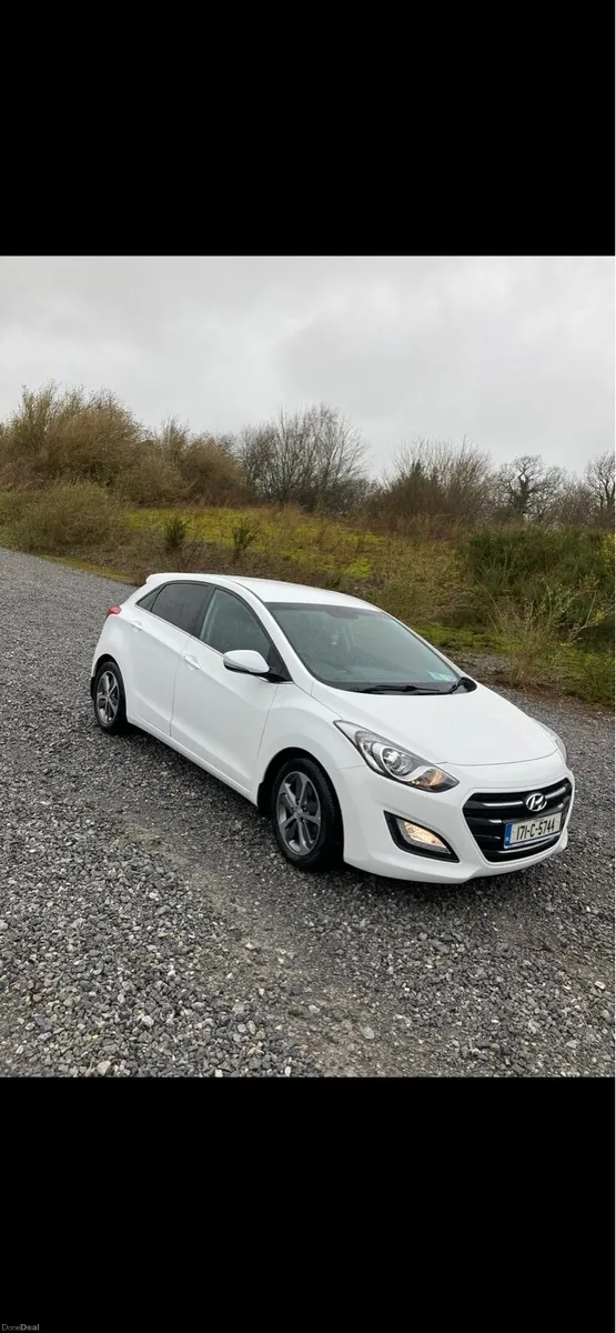 Hyundai i30 LOW KM & 1 owner - Image 2