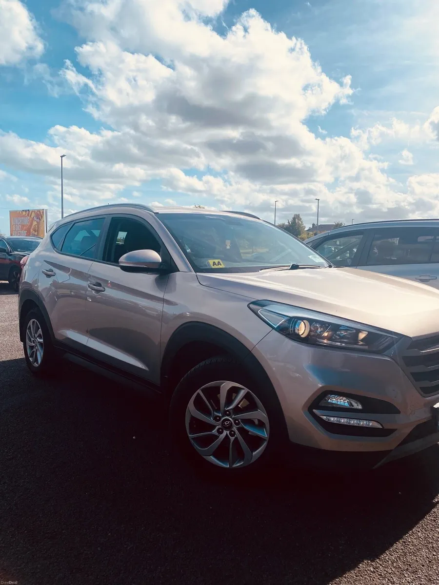 HYUNDAI TUCSON - Image 5