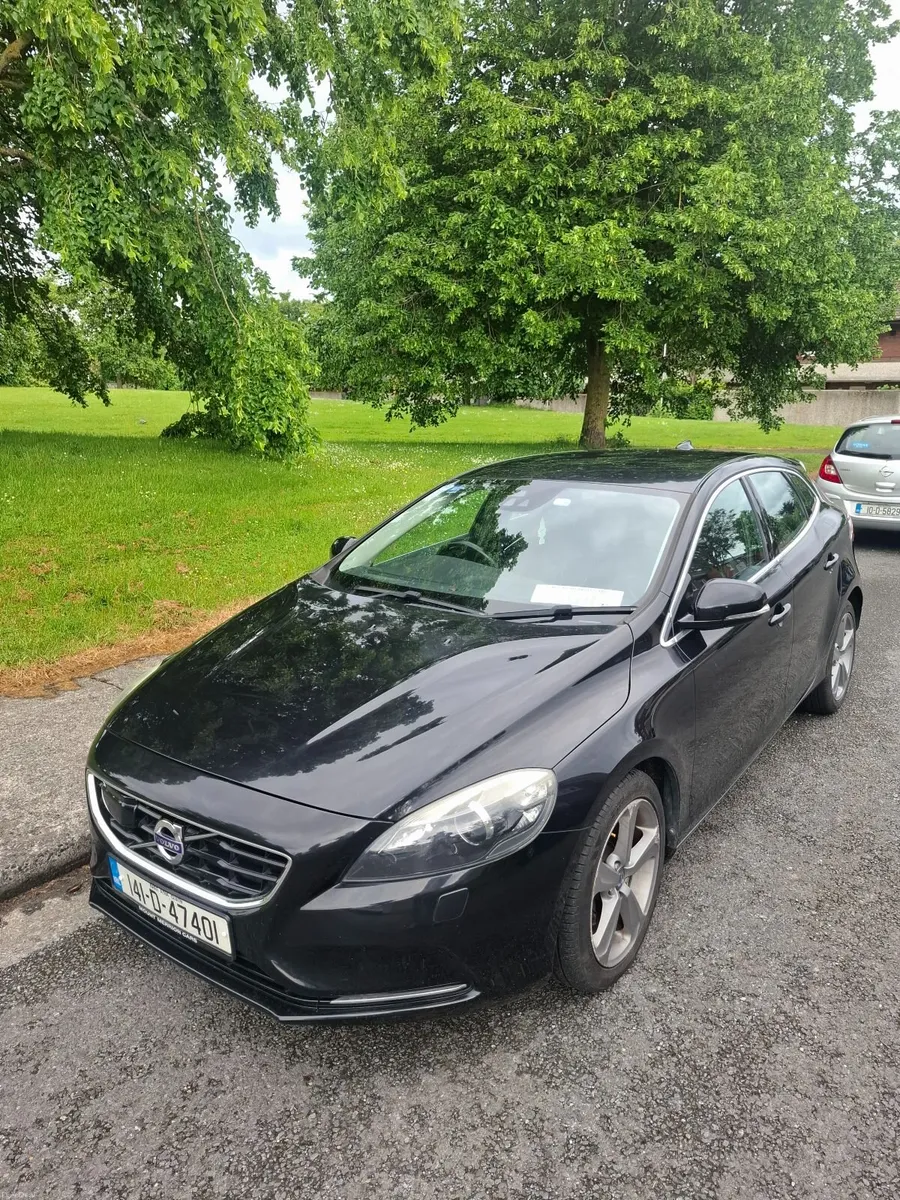 2014 Volvo V40 T4 Black | 81,000 km | Fresh NCT - Image 1