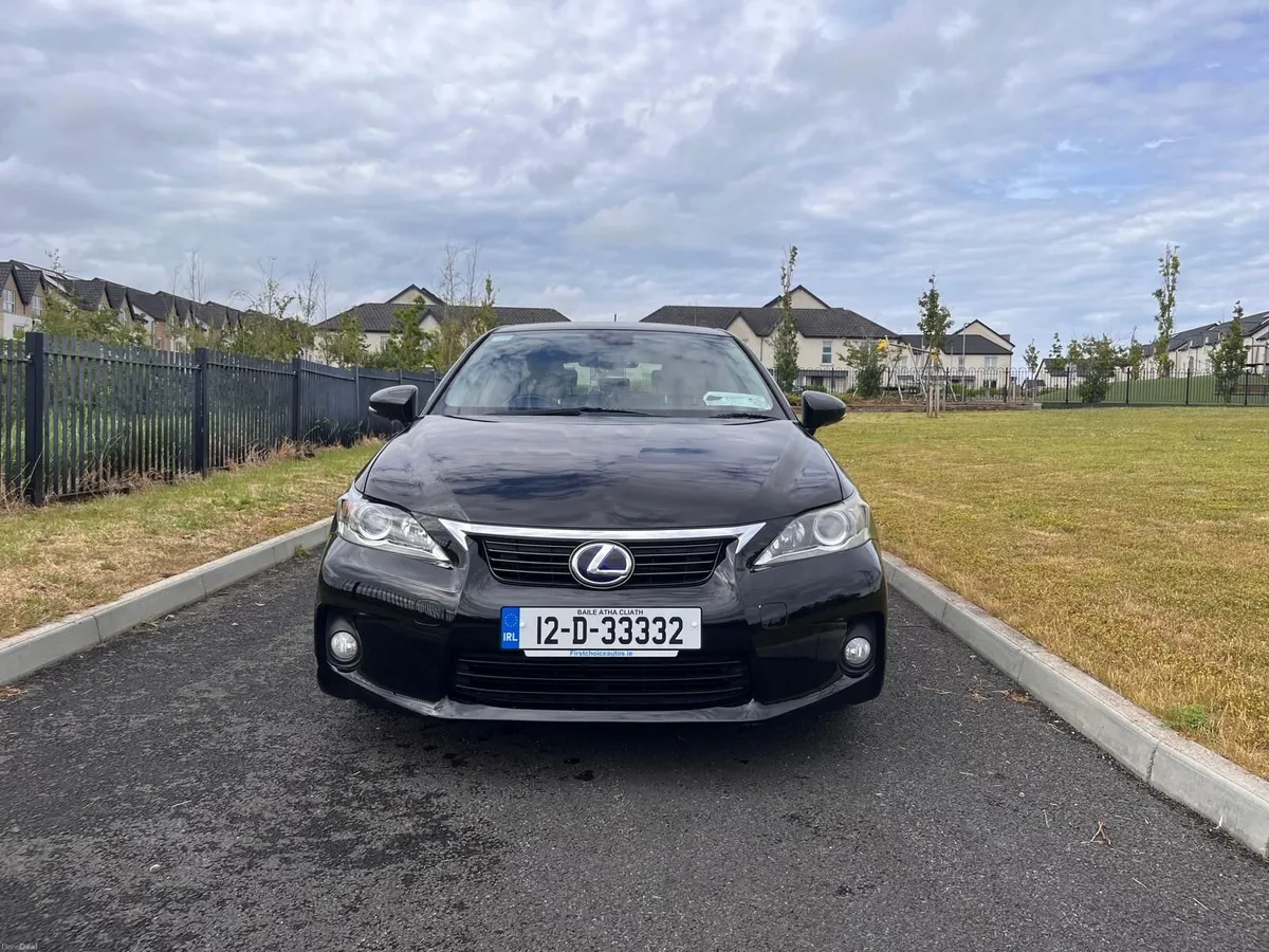 Lexus CT200H Excellent Condition 137000KM - Image 2