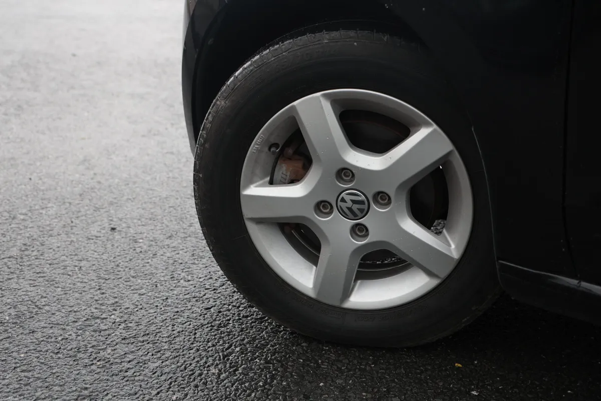 Volkswagen UP Black 2013 - Image 3