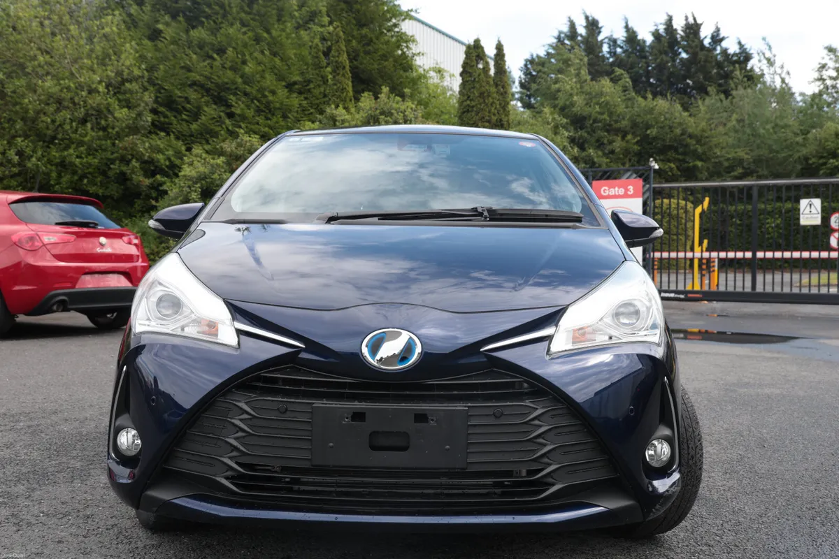 Toyota Vitz Blue - Image 2
