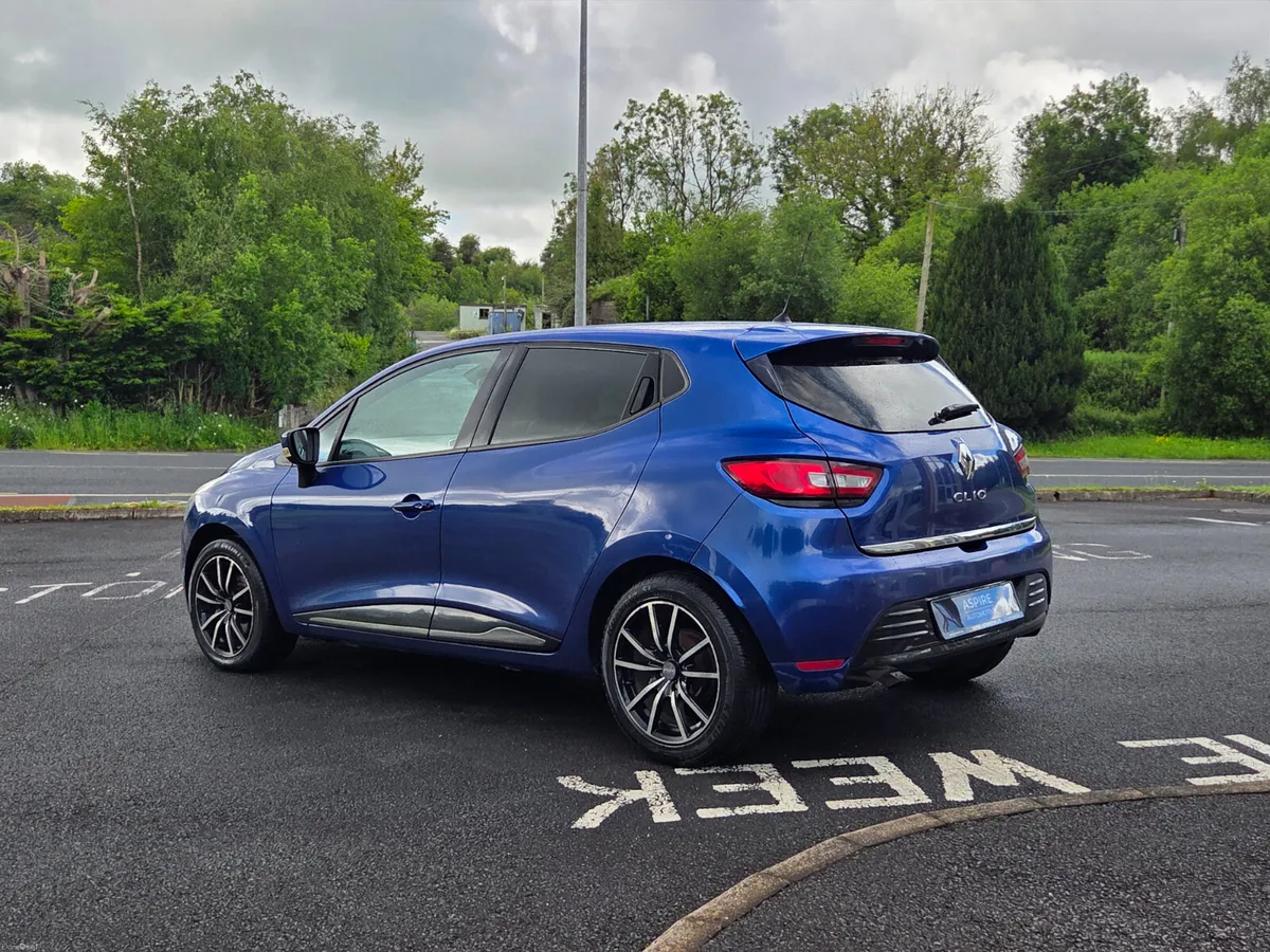 ***LOW KMS*** Renault Clio Dynamique Nav - Image 3