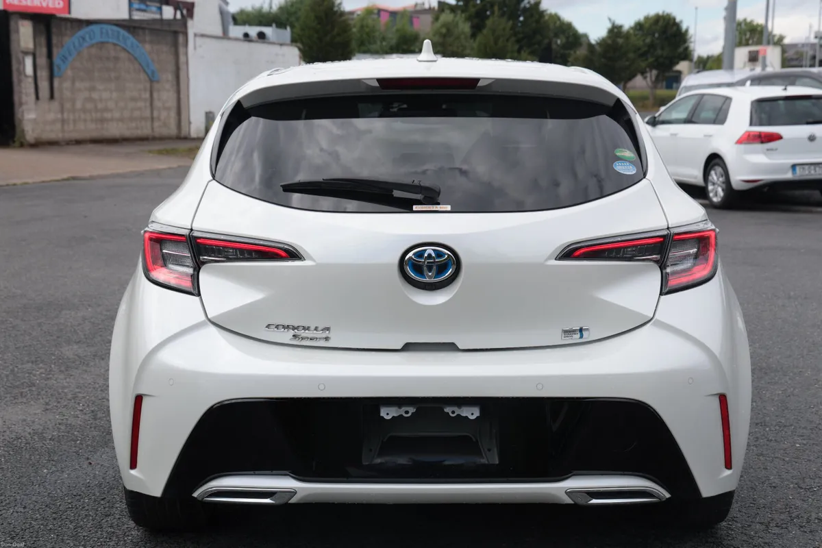 Toyota Corolla White - Image 5