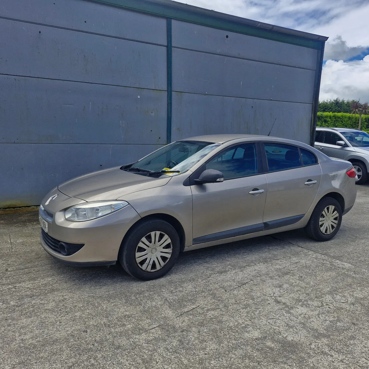 Renault Fluence 2010 - Image 4