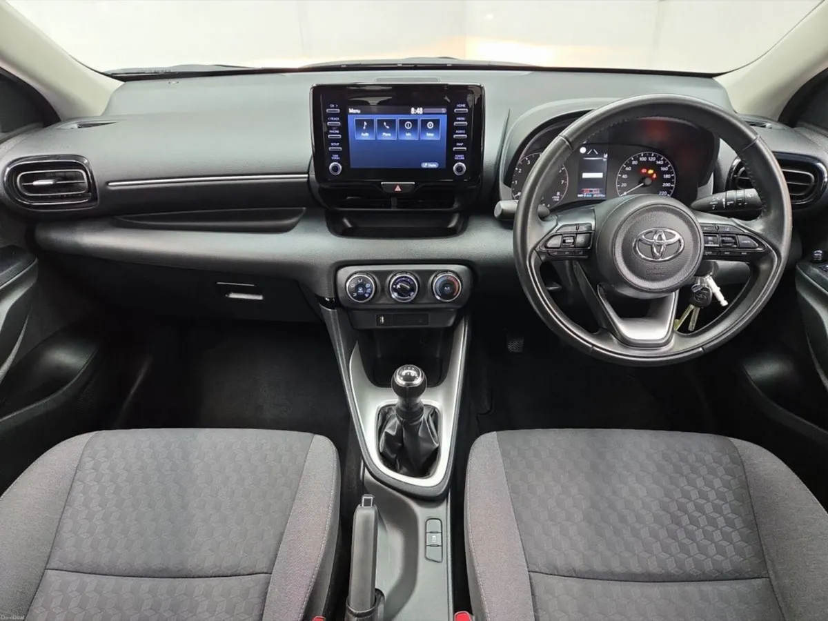 Toyota Yaris  1.0 Luna 4DR Manual - Image 4
