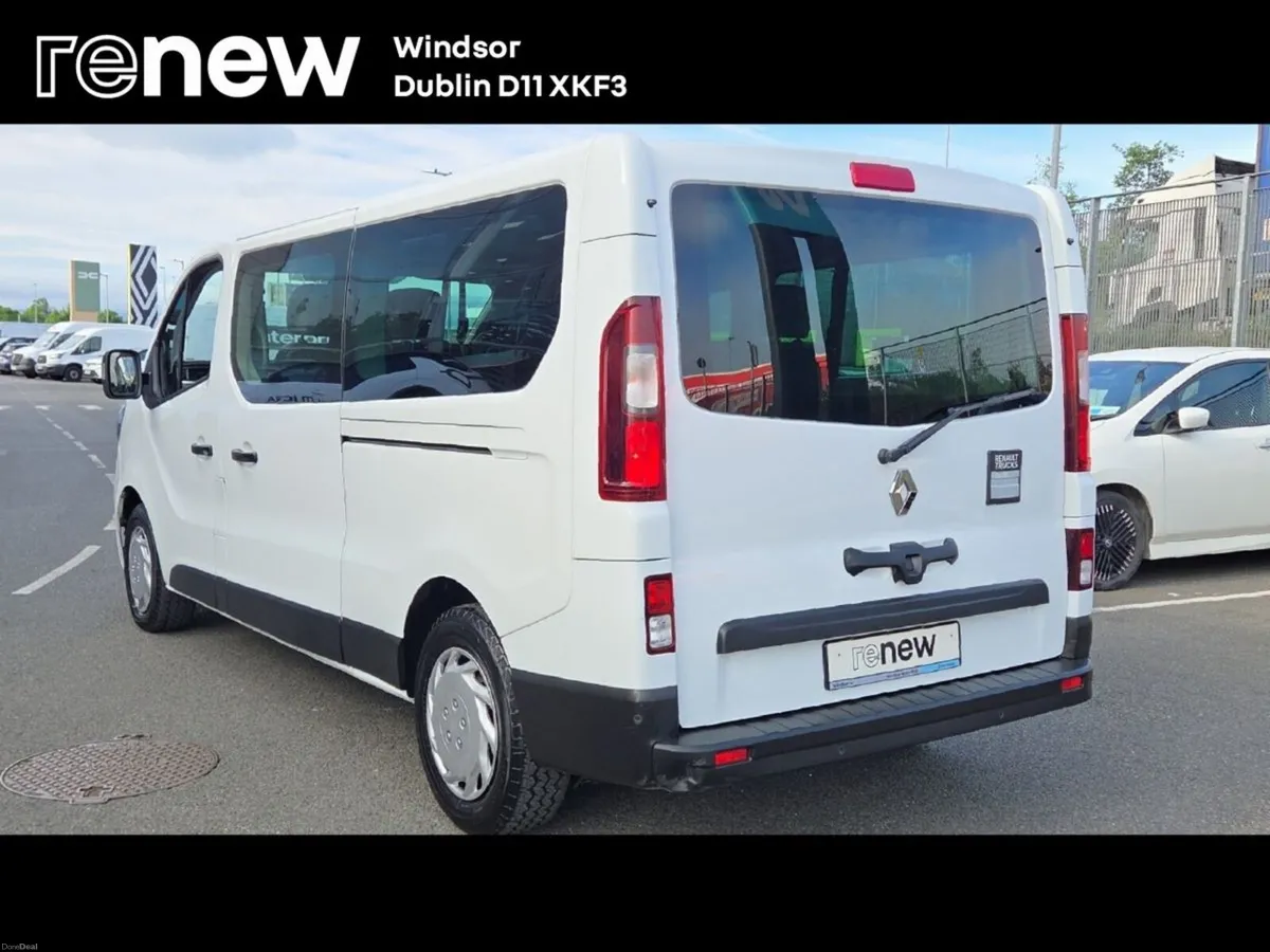 Renault Trafic Passenger TRAFIC RED - COMBI FWD * - Image 3