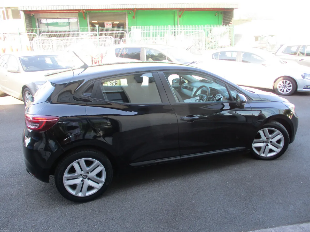 Renault Clio Dynamique TCE  2022 - Image 4