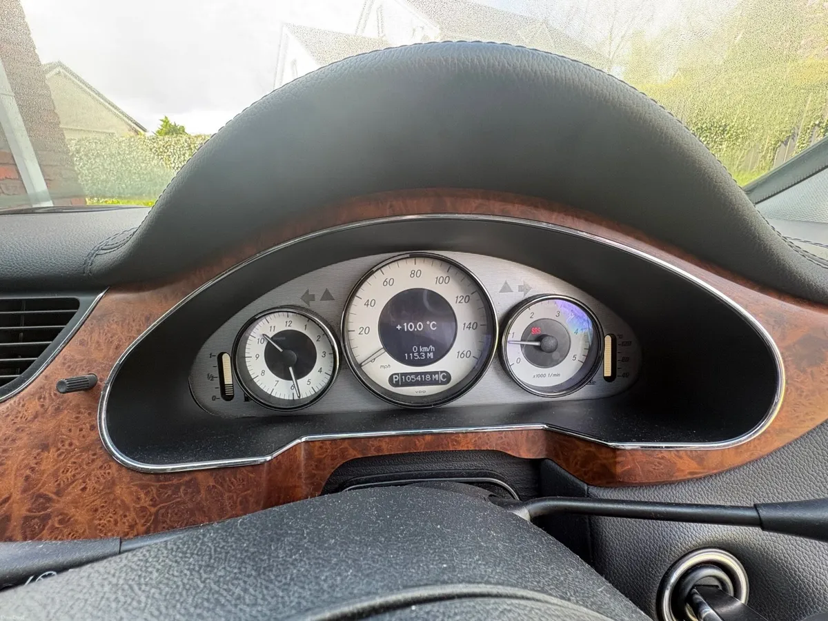 Mercedes-Benz 320 2009 - Image 4