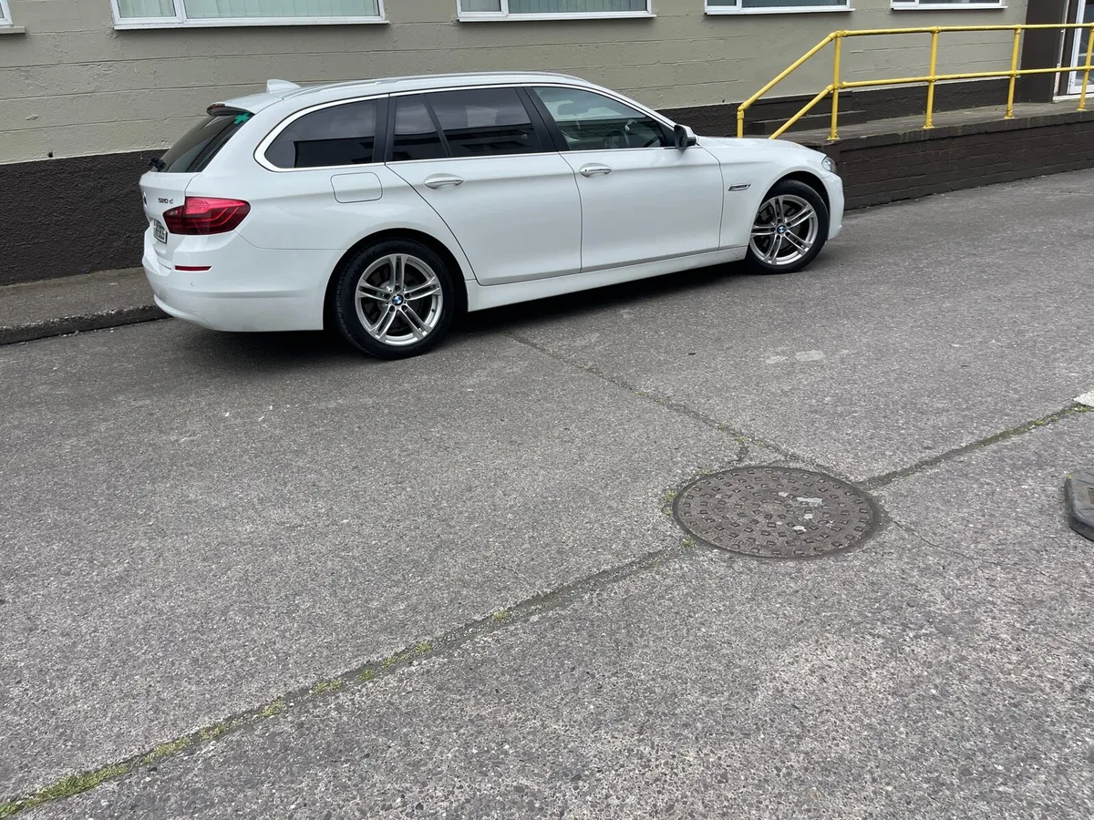 BMW 5 Series 520D - Image 3