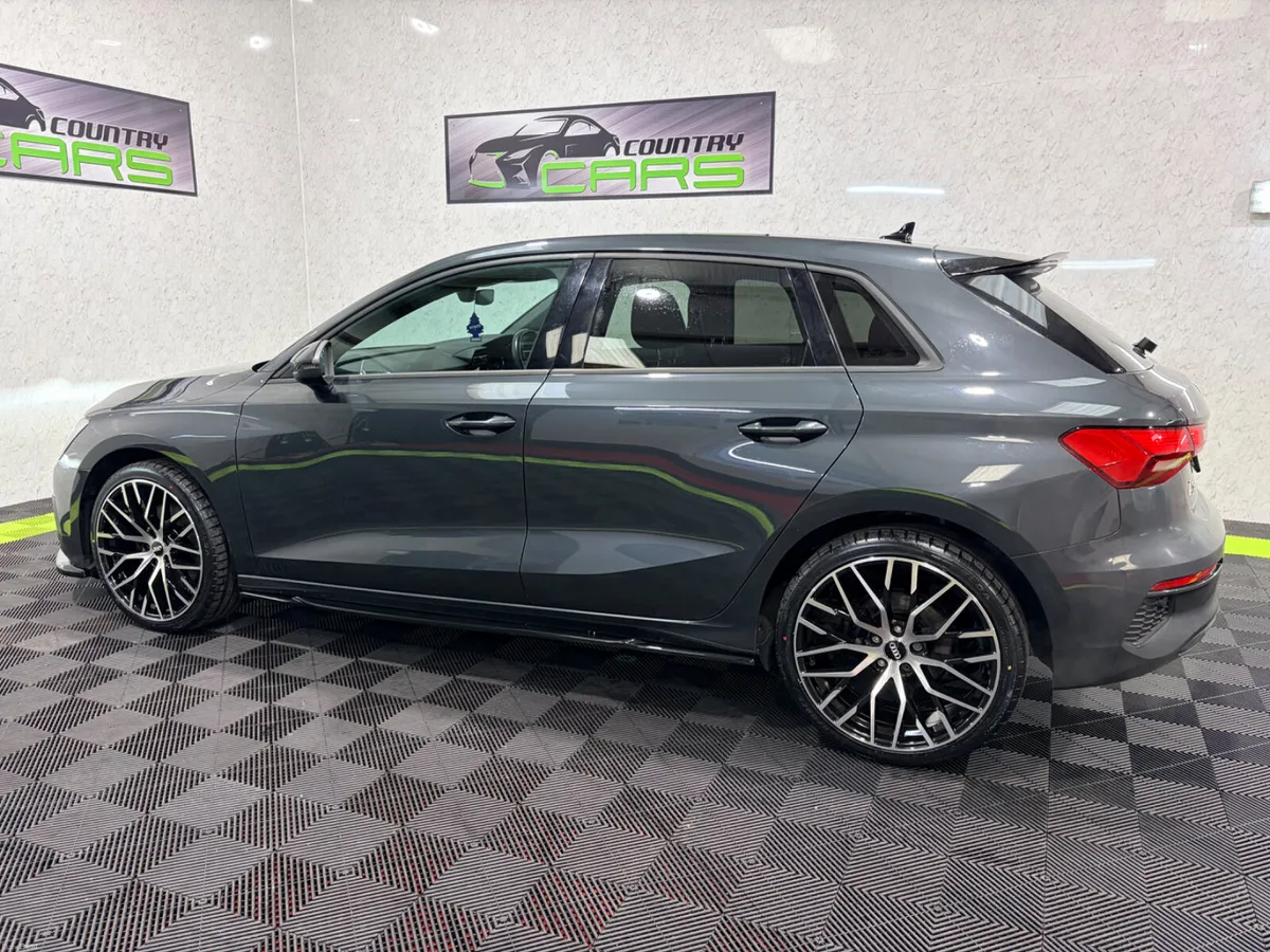 2021 Audi A3 Sport 1.5Tfsi 150 Black Edition - Image 4