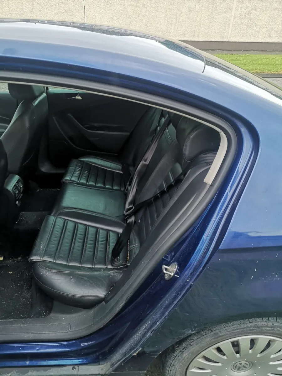 Volkswagen Passat 2007 - Image 3