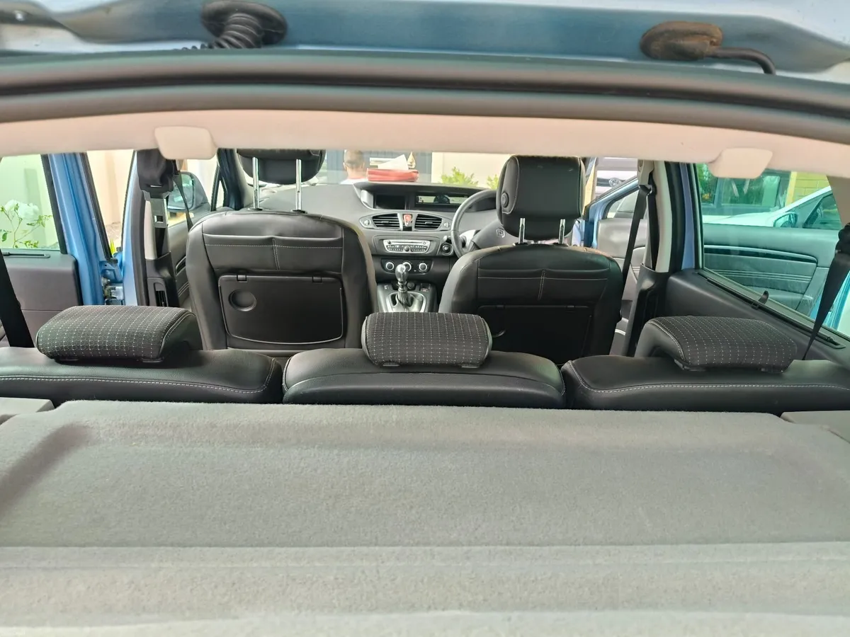 Renault Scenic 2011 1.5 L DIESEL - Image 2