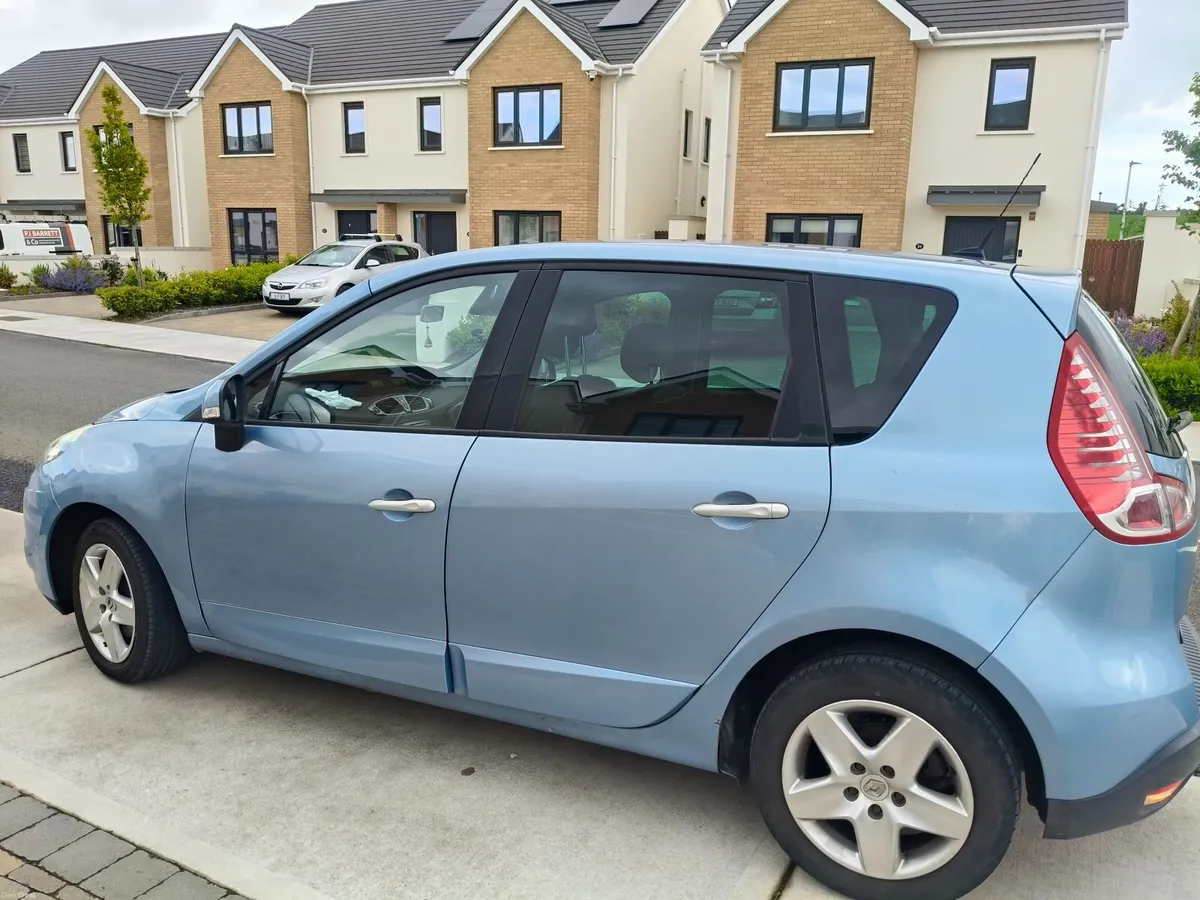 Renault Scenic 2011 1.5 L DIESEL - Image 1