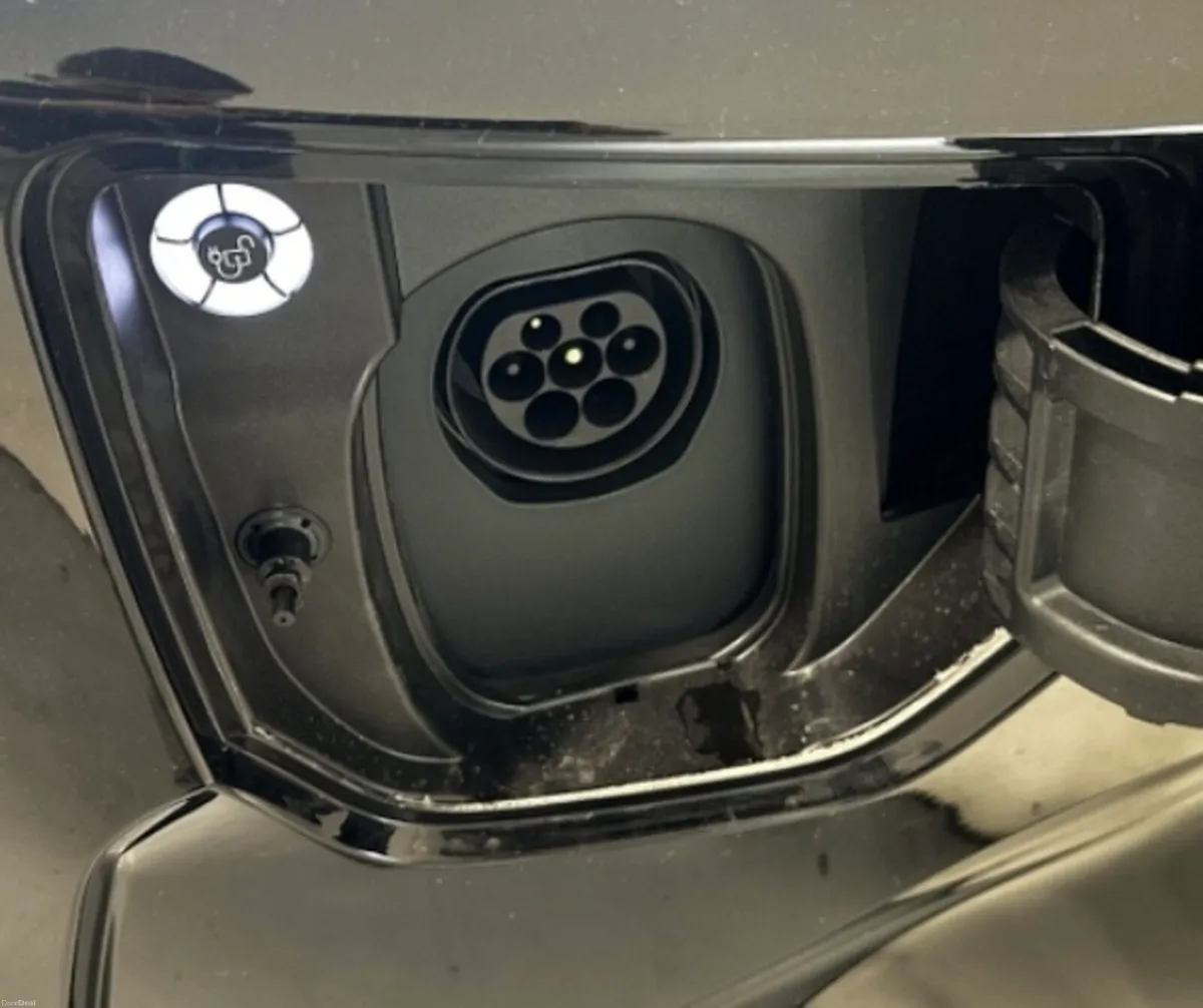 2025 Ford Tourneo - Image 3