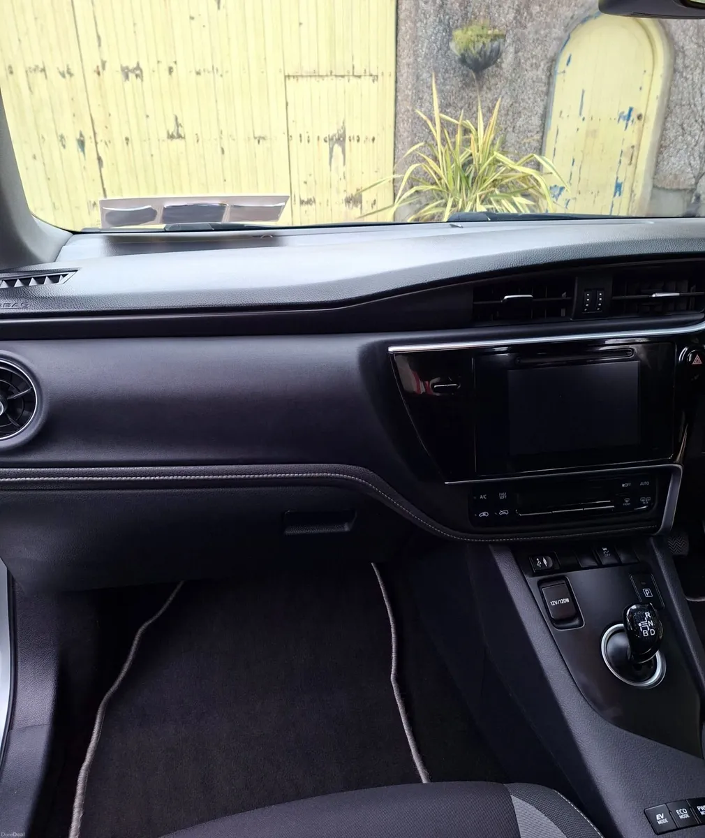 Toyota Auris 2018 - Image 4